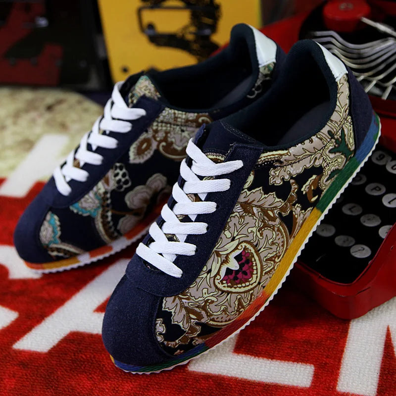 Fashion Graffiti Printed Men Suede Sneakers Red Running ShoesFashion Graffiti Printed Men Suede Sneakers Red Running Shoes