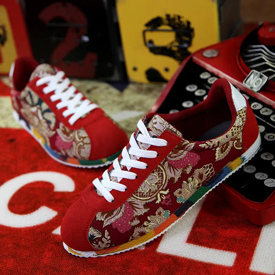Fashion Graffiti Printed Men Suede Sneakers Red Running ShoesFashion Graffiti Printed Men Suede Sneakers Red Running Shoes