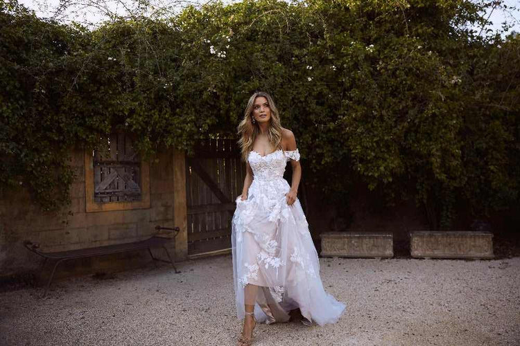 Elegant Wedding Dress Lace BeachElegant Wedding Dress Lace Beach Off Shoulder Wedding Dress