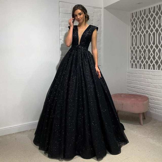 -Neck Wedding Dress Cap Sleeve Sequined BacklessElegant Sexy V-Neck Wedding Dress Cap Sleeve Sequined Backless A-Line 